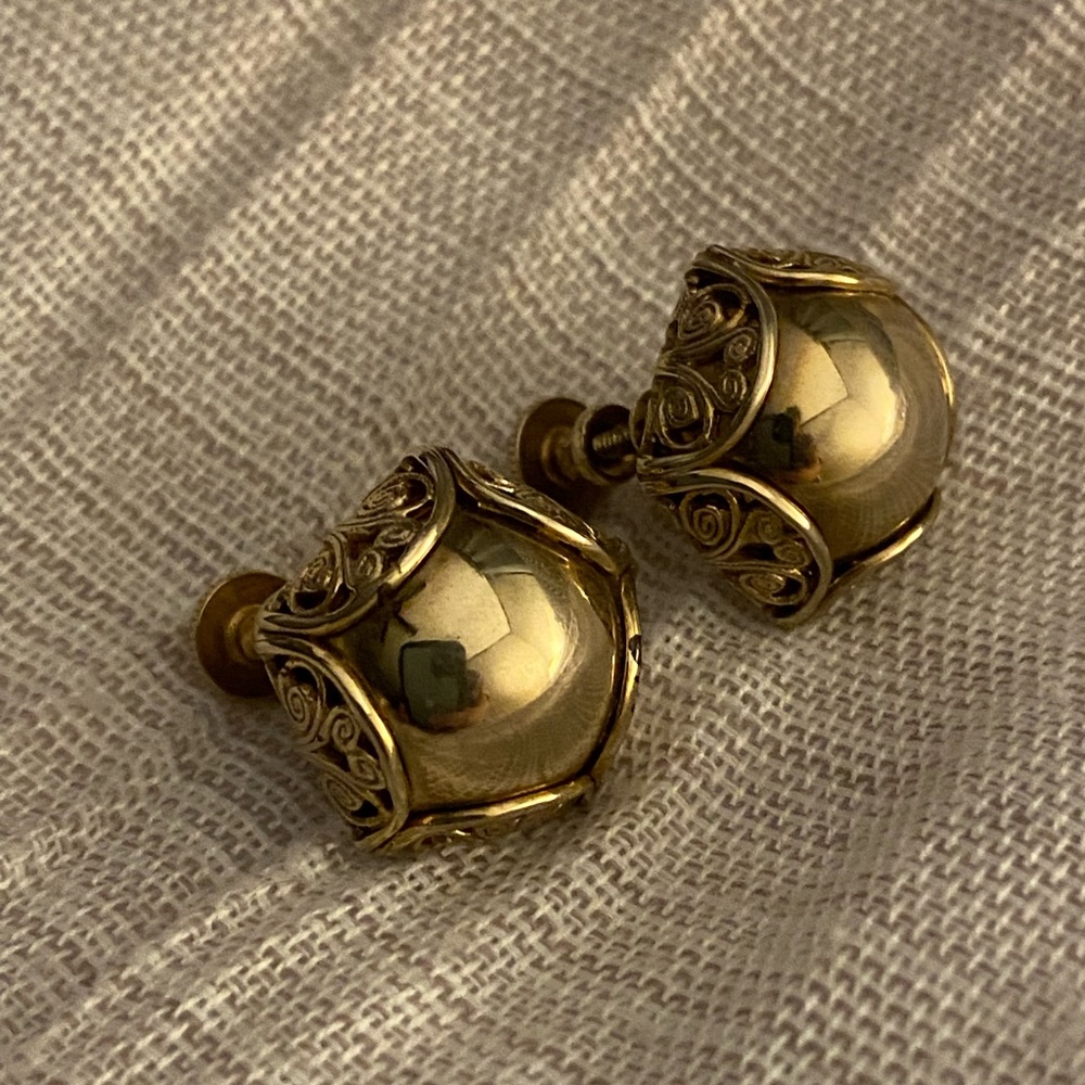 Vintage KARU costume jewelry earrings